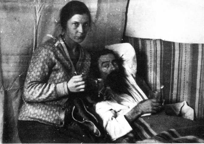 Казимир Малевич с третьей женой Натальей Манченко. Одно из последних прижизненных фото художника, 1935, Ленинград