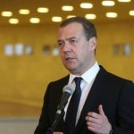 Медведев рассказал о влиянии трёх «экономических шоков» на Россию