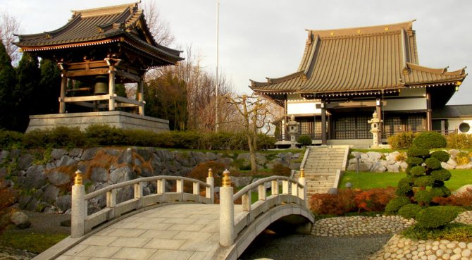 Японский квартал находится на берегу реки и имеет свой сад, который полностью повторяет японский стиль