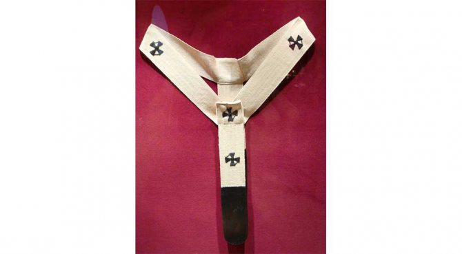 Монахи базилики изготавливают паллий — часть одеяния Папы Римского для проведения литургии